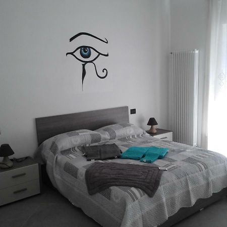 Affittacamere Di Paola Lugagnano Buitenkant foto