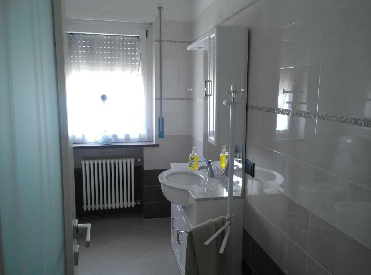 Affittacamere Di Paola Lugagnano Buitenkant foto